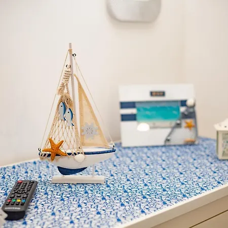 A Tre Passi Dal Mare 度假居 波扎洛
